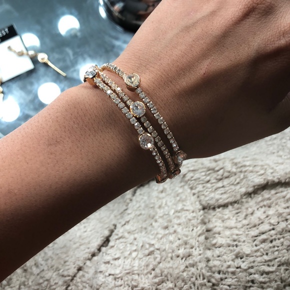 Bracelet - Picture 1 of 3